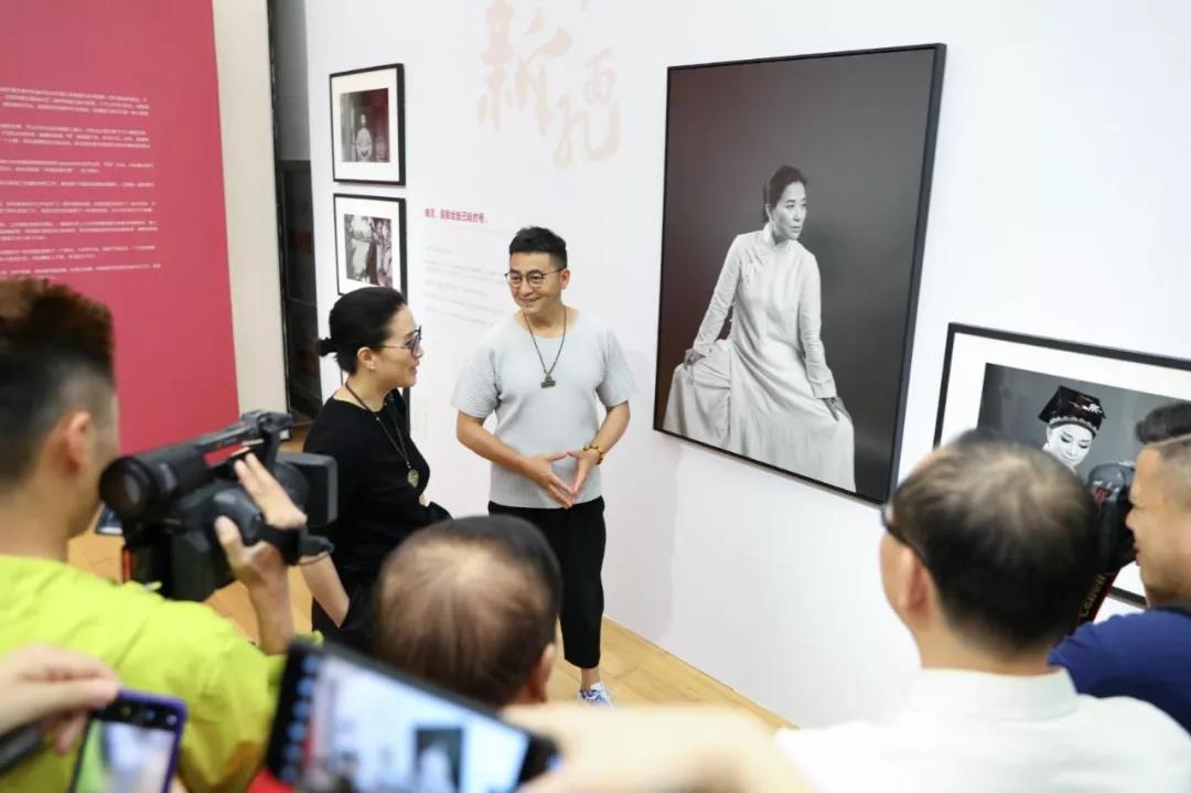时隔一载，，，，，，优美再续，，，，，，122cc太阳集成游戏地产&amp;amp;amp;肖全杭州新面目摄影展温情启幕